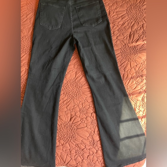 Abercrombie curve love flares. - Picture 3 of 3